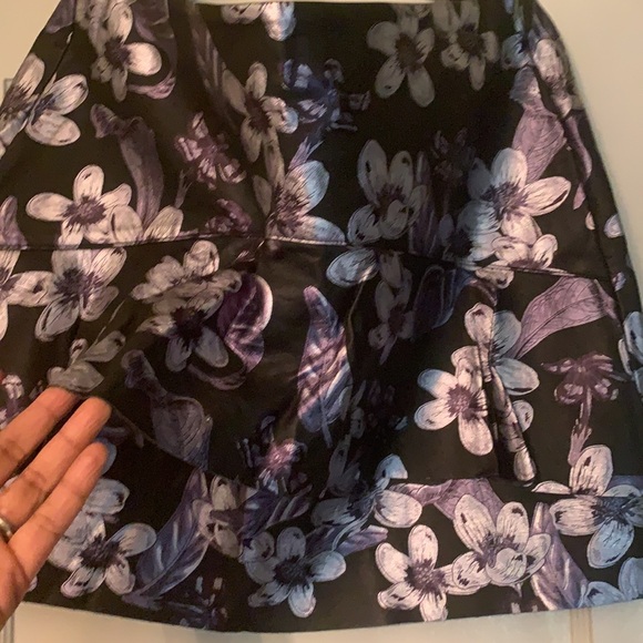 100% polyurethane ruffled mini skirt - Picture 4 of 6